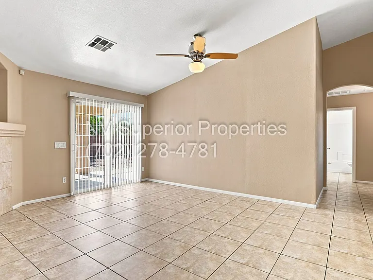 3876 Waynesvill St — Photo 8