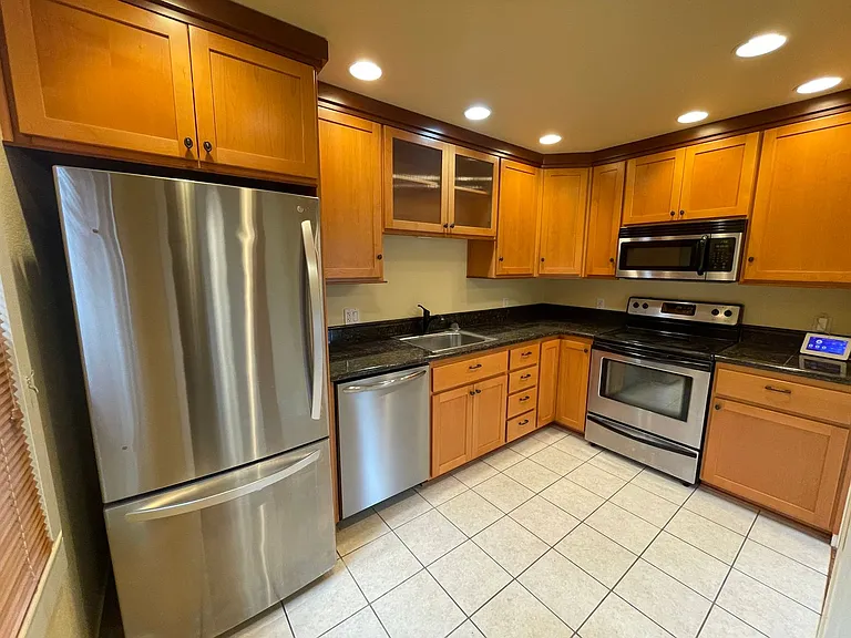 215 South Ln — Photo 5