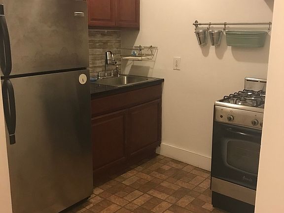 4th image of 1330 Willoughby Ave APT 1