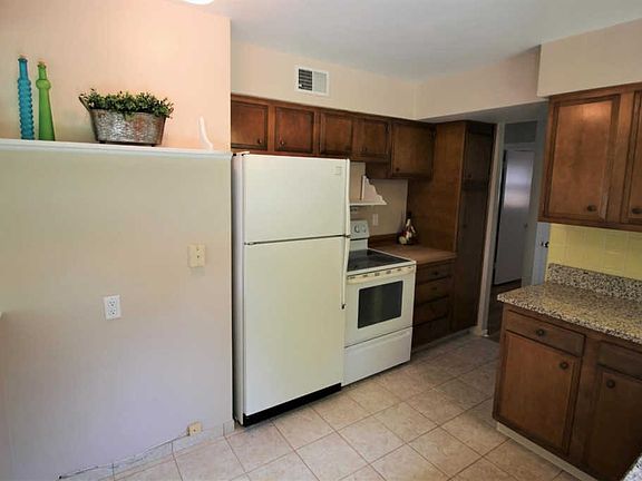 3rd image of 7223 Dearwester Dr
