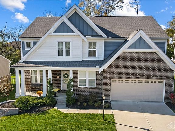 2nd image of 137 Willow Grove Dr
