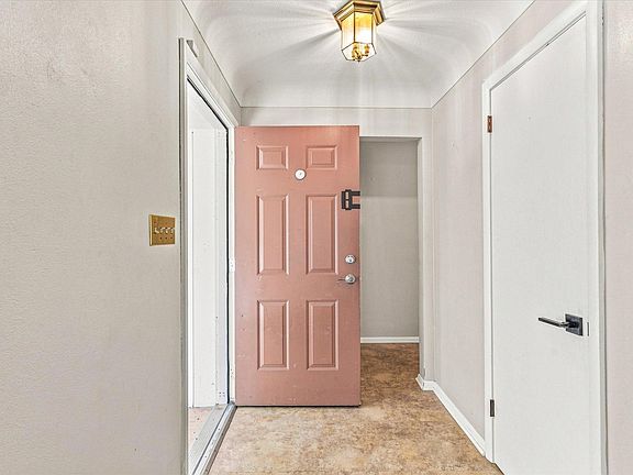 5th image of 1345 Manomin Ave