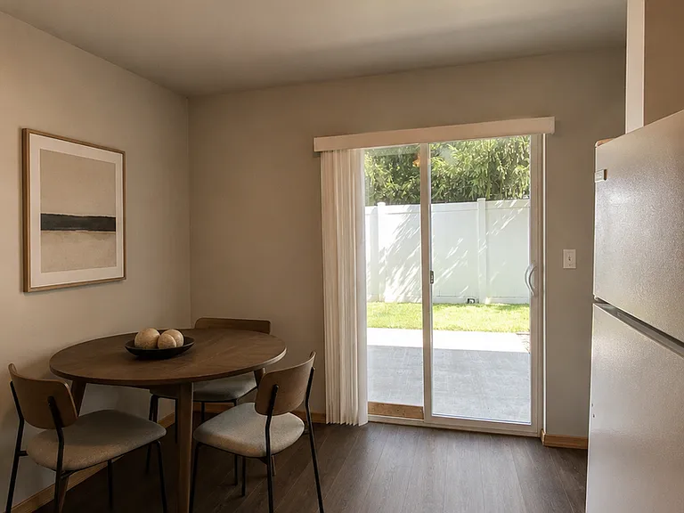 1603 Perry St #5 — Photo 3
