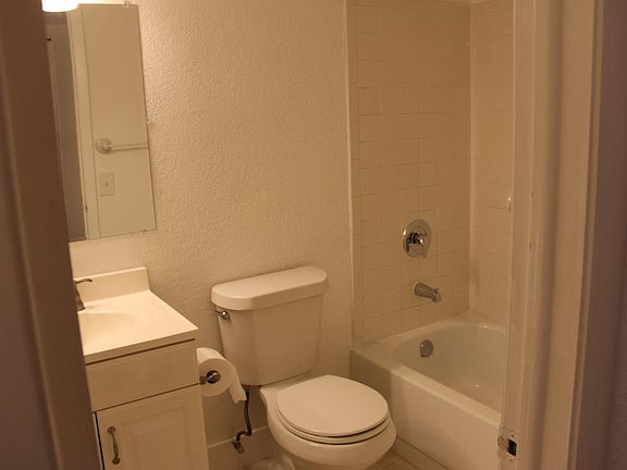 2nd image of 104-10517 NW 11th St #104