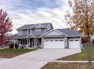 808 Maple Dr, Mount Horeb, WI 53572