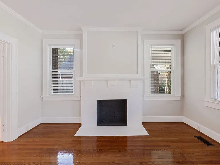 1015 S Hawthorne Rd — Photo 9