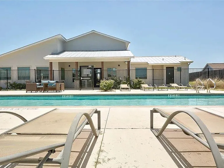 8214 Cottage Rose Dr — Photo 38