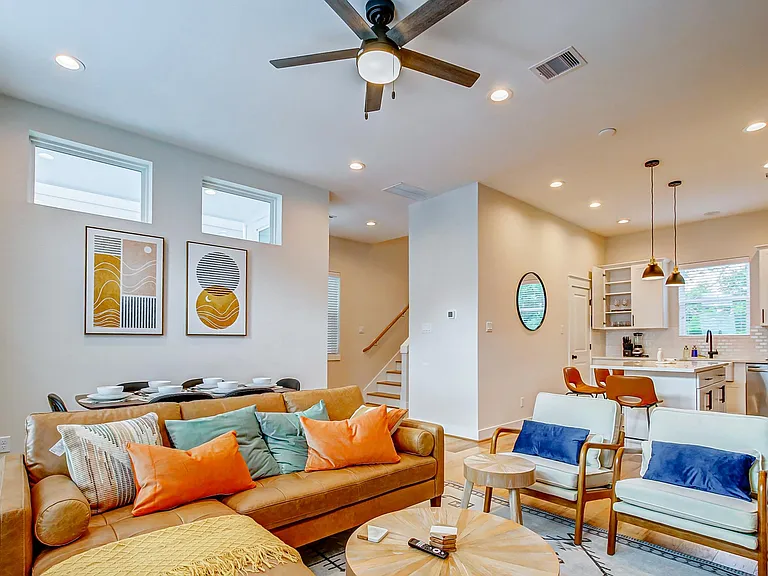 5330 Donovan Gardens Ln — Photo 8