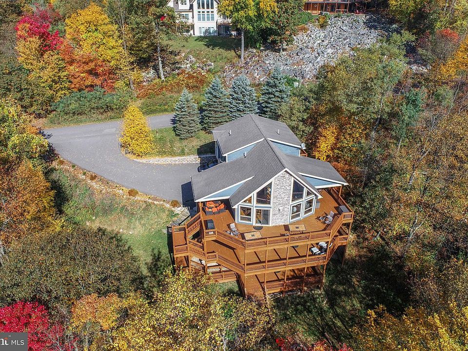 1st image of 723 Pinnacle Dr