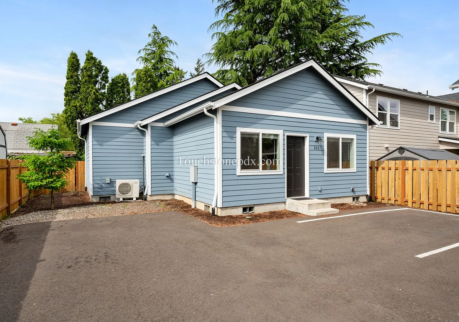 Bright East Portland 3 Bed Home with AC, Modern Kitchen — Photo 2