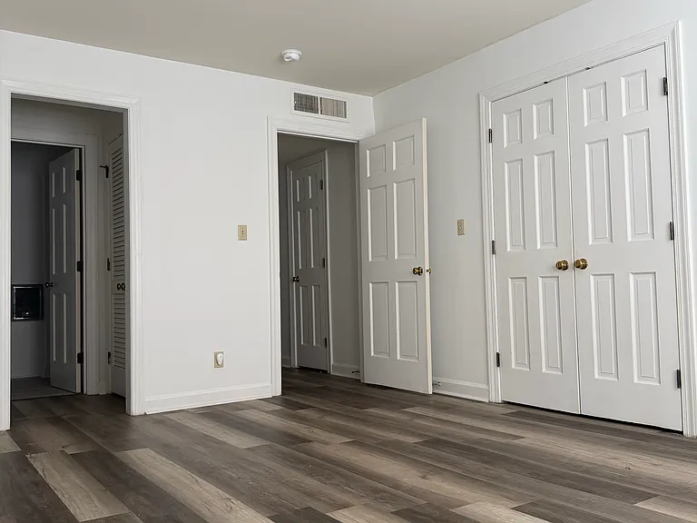 344 Hanover Arms Ct #C — Photo 10