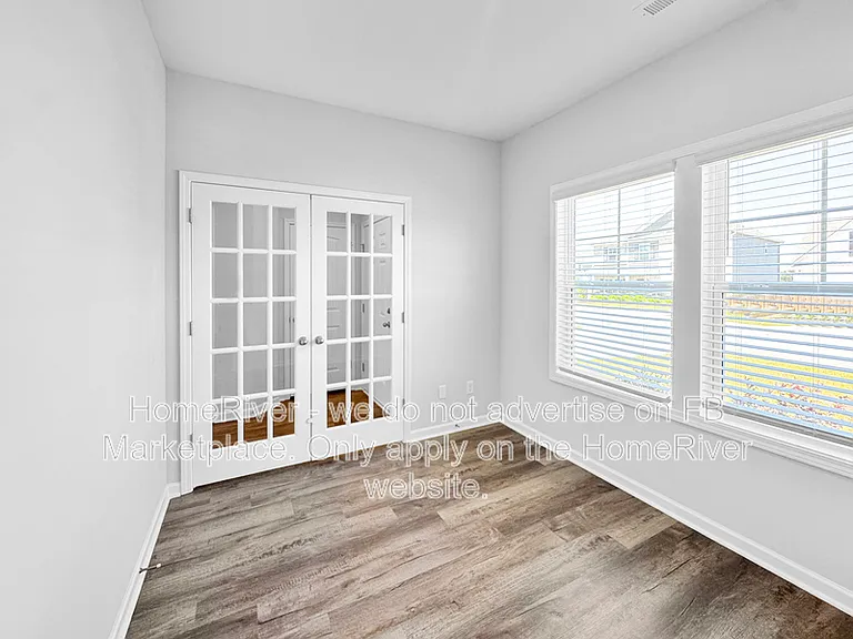 216 Sundrop St — Photo 9