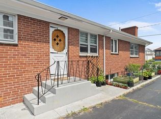 380 Liverpool Ave, Pawtucket, RI 02861