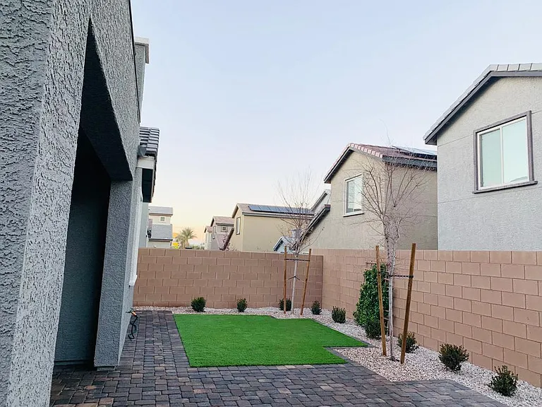 906 Sycamore Falls St — Photo 10