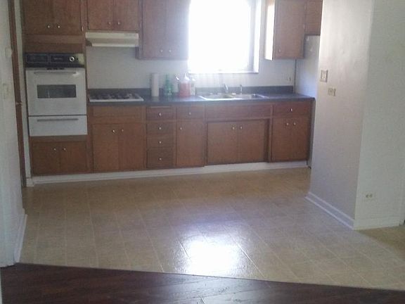 5th image of 2444 W 111th St APT 2A