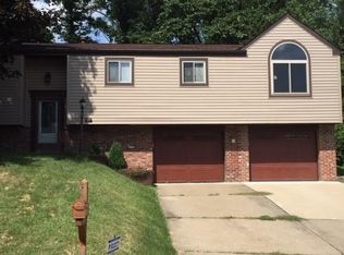 512 Iroquois Ave, Pittsburgh, PA