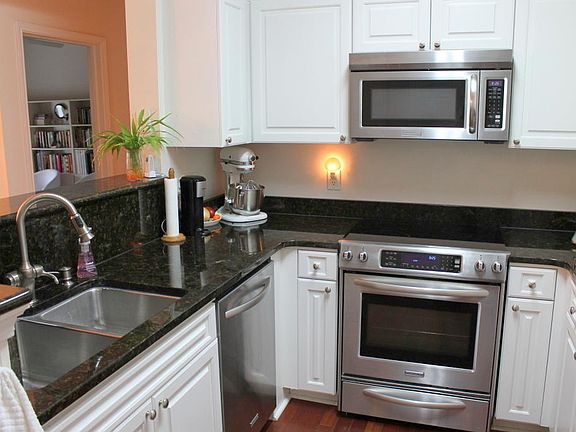 4th image of 1222 Rosewood Ln #1222