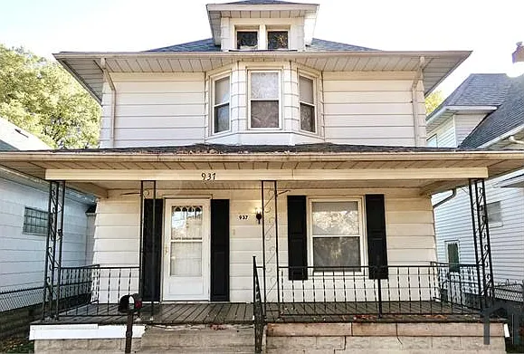 937 Berry St — Photo 3