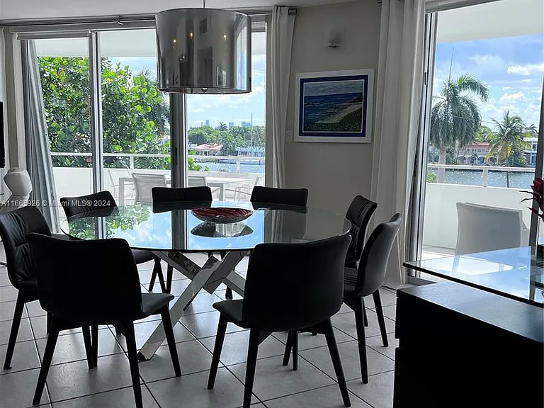 5161 Collins Ave #405 — Photo 10