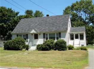360 Arlington St, Dracut, MA 01826
