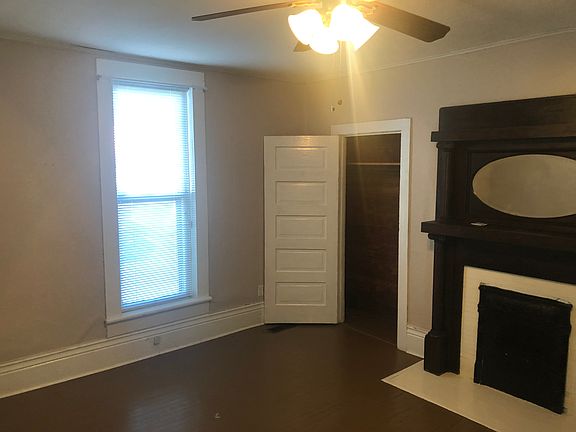 5th image of 702 E 10th Ave