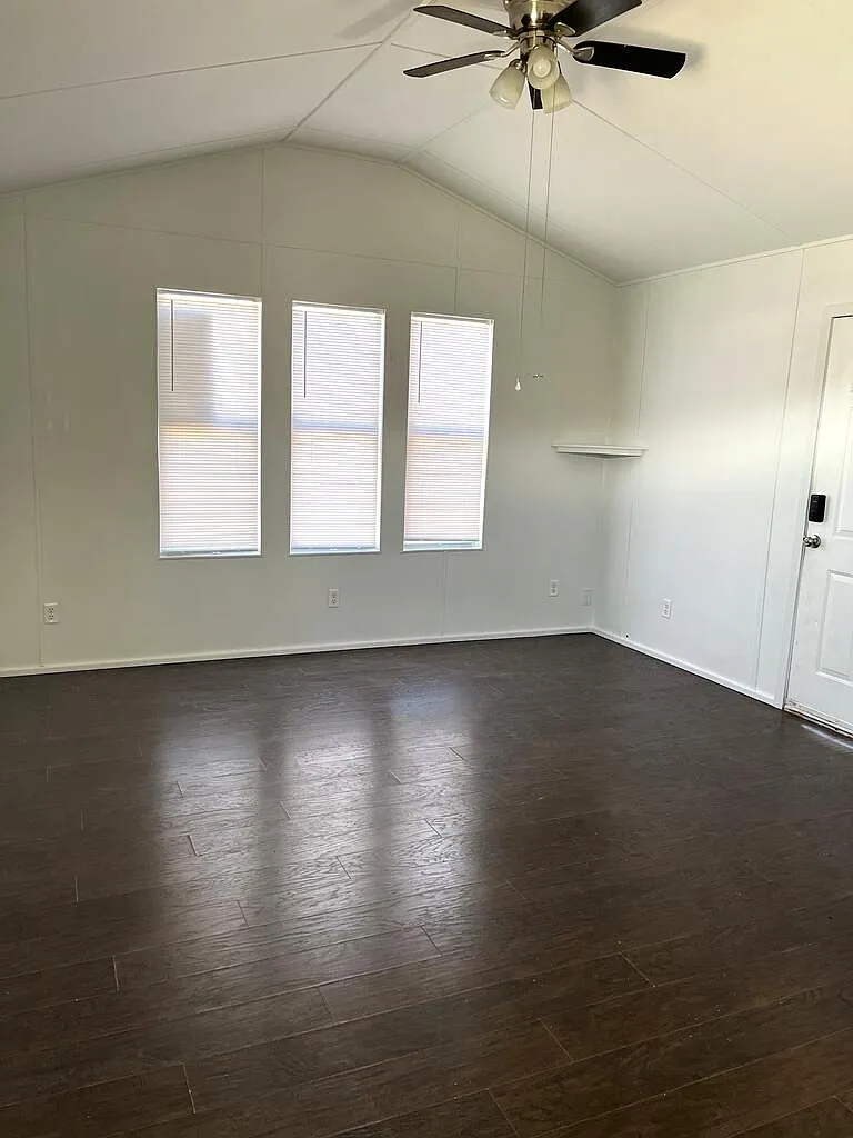 1 bed, 1.0 bath, 700 sqft, $825 — Photo 4
