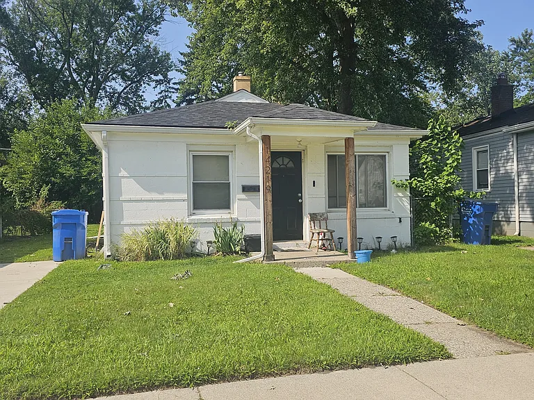 14219 Knox Ave — Photo 1