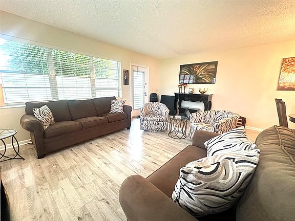 5th image of 344 Markham P #344