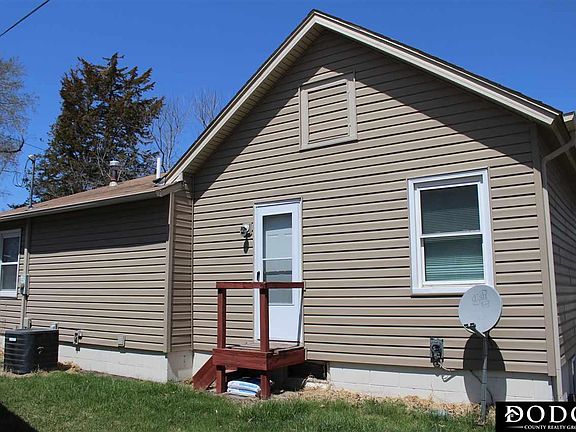 3rd image of 633 E Linden Ave