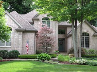 53678 Hunters Crossing Dr, Shelby Township, MI 48315