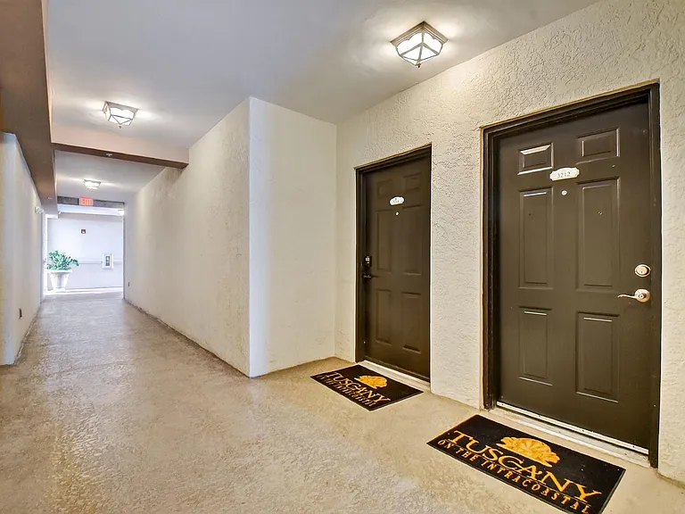 3212 Tuscany Way #3212 — Photo 36