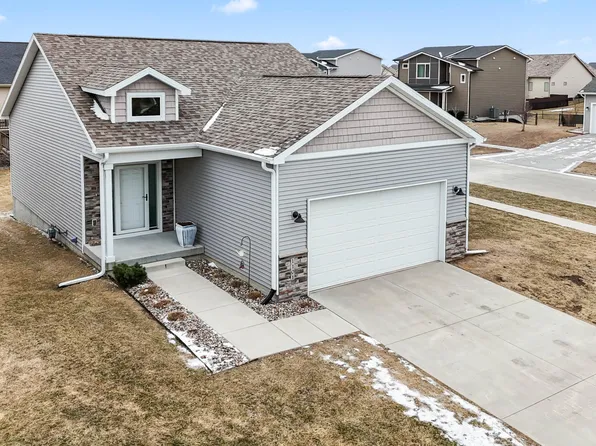 1101 Cheyenne Dr, Nevada, IA 50201
