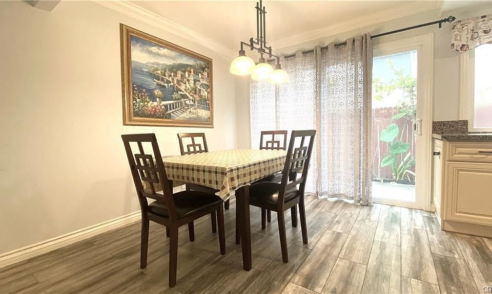 1st image of 1134 W Huntington Dr Unit 4