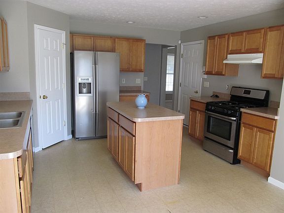 4th image of 51389 Milan Ct