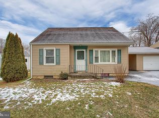 1040 Wayne Ave, Carlisle, PA 17013