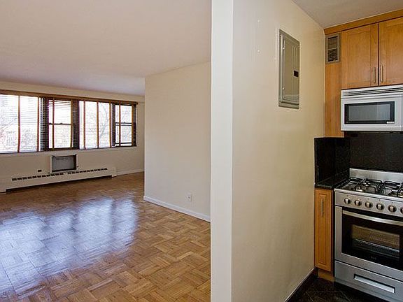 3rd image of 230 E 15th St APT 4P