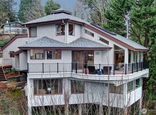 13542 40th Avenue NE, Seattle, WA