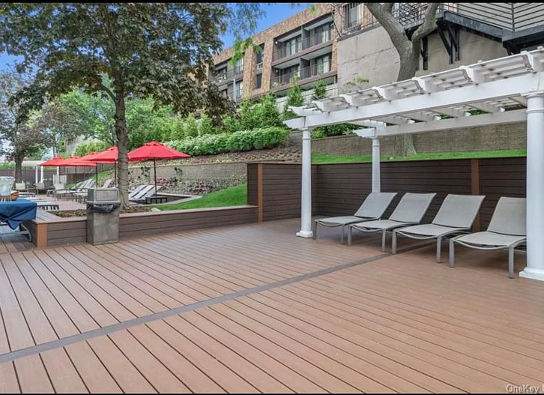 1 Bay Club Dr #3S — Photo 4