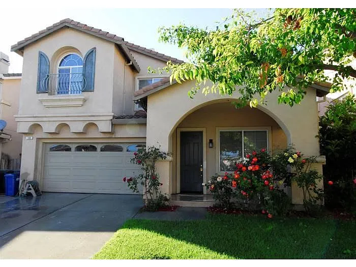 109 Pear Ln photo 1
