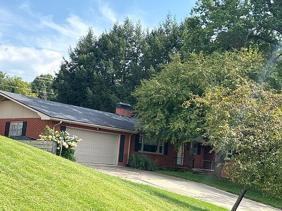 3rd image of 304 Teryl Dr