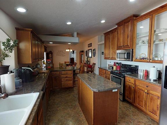 4th image of 10760 Spur St