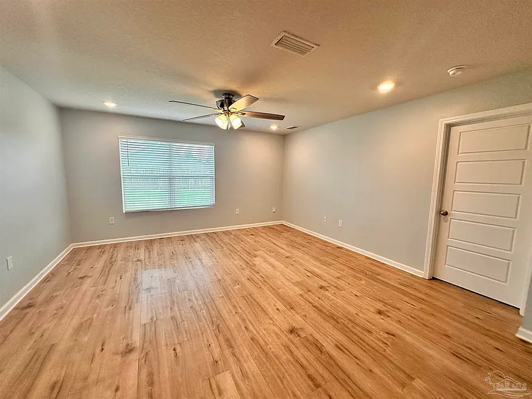 1040 Lovebird Ct — Photo 8