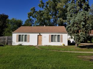 26W528 Geneva Rd, Carol Stream, IL 60188