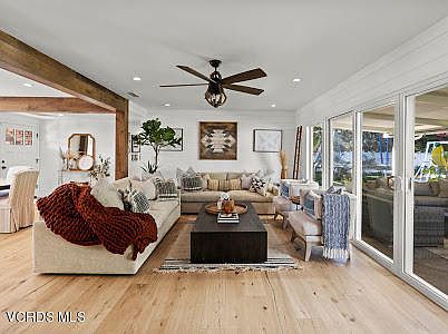 4th image of 1585 Fremont Dr