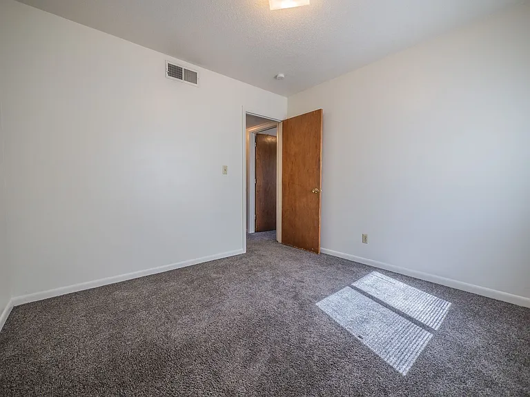 Campus View Apartments — Photo 54