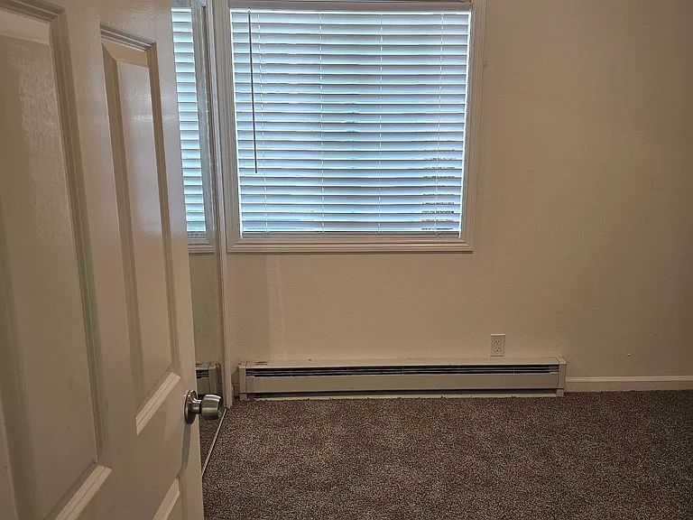 210 Mission Ave — Photo 14