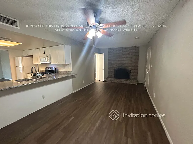 4408 N 90th Dr — Photo 4