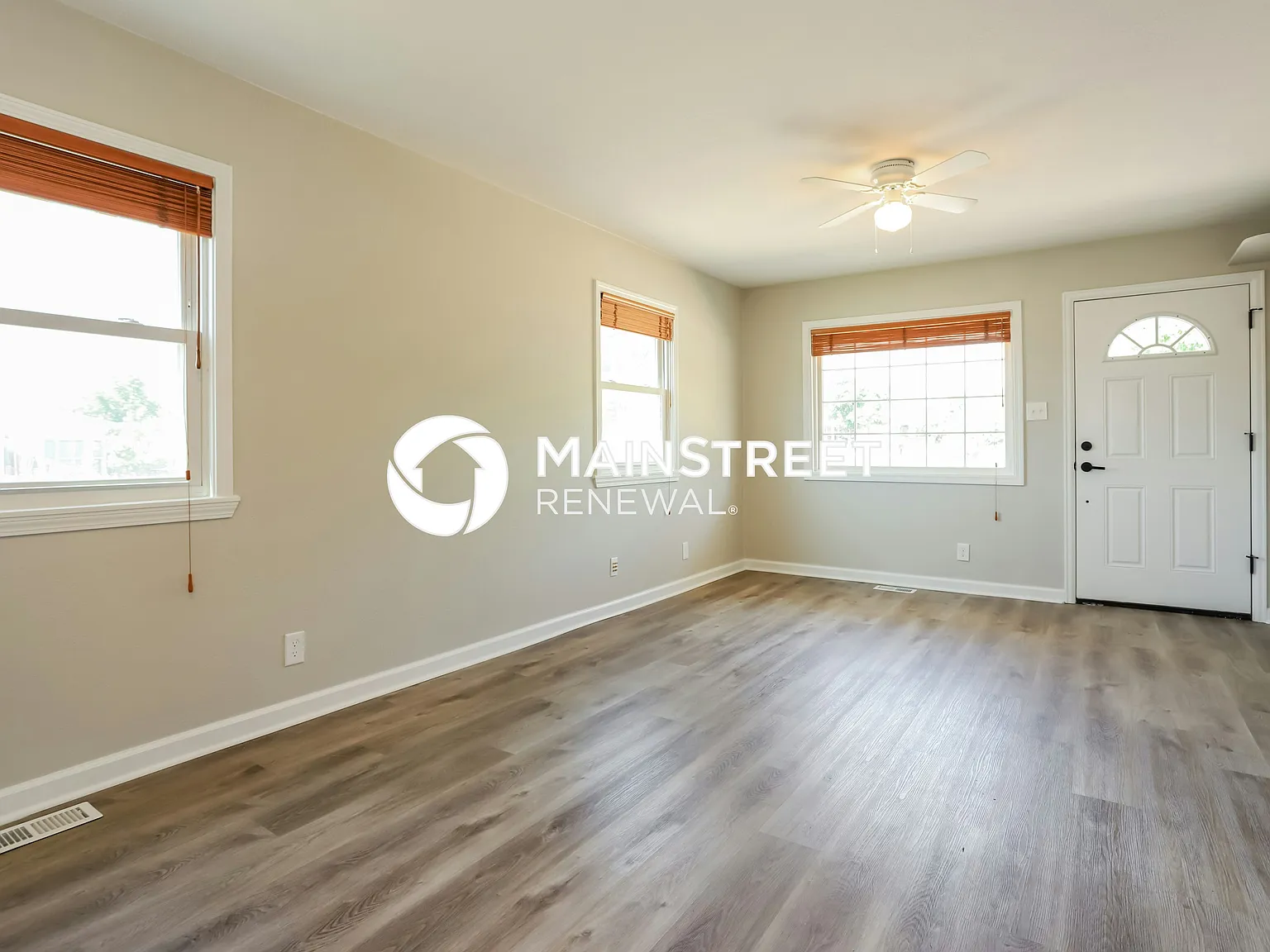 8970 Poze Blvd — Photo 4