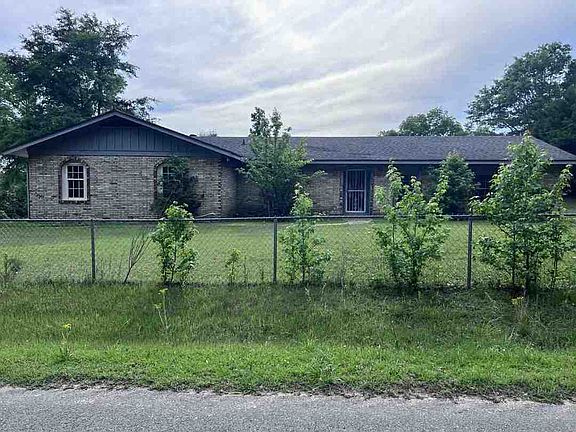 2nd image of 455 Rock Cliff Rd