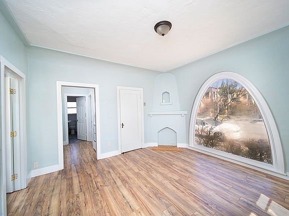 3rd image of 717 Gaviota Ave